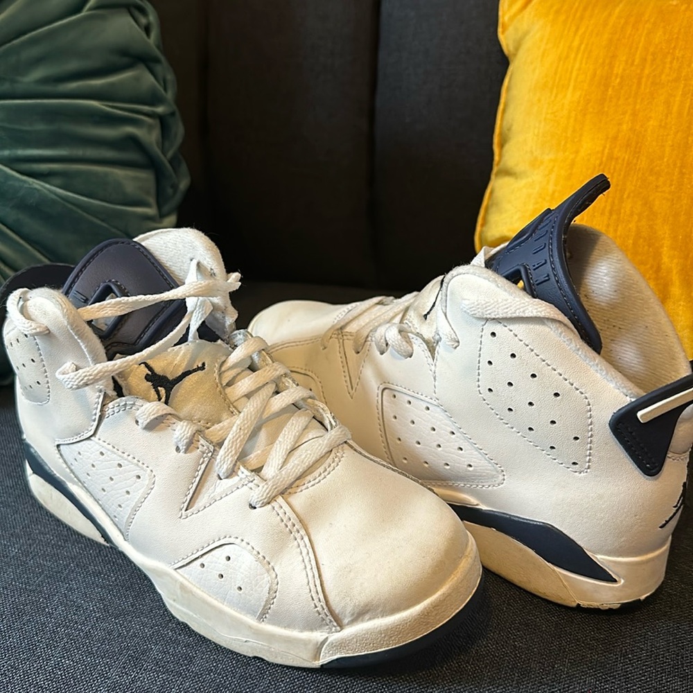 Boys Midnight Navy Jordan 6 Retros
